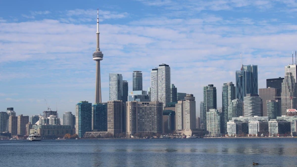Toronto skyline featuring the CN Tower on a clear day